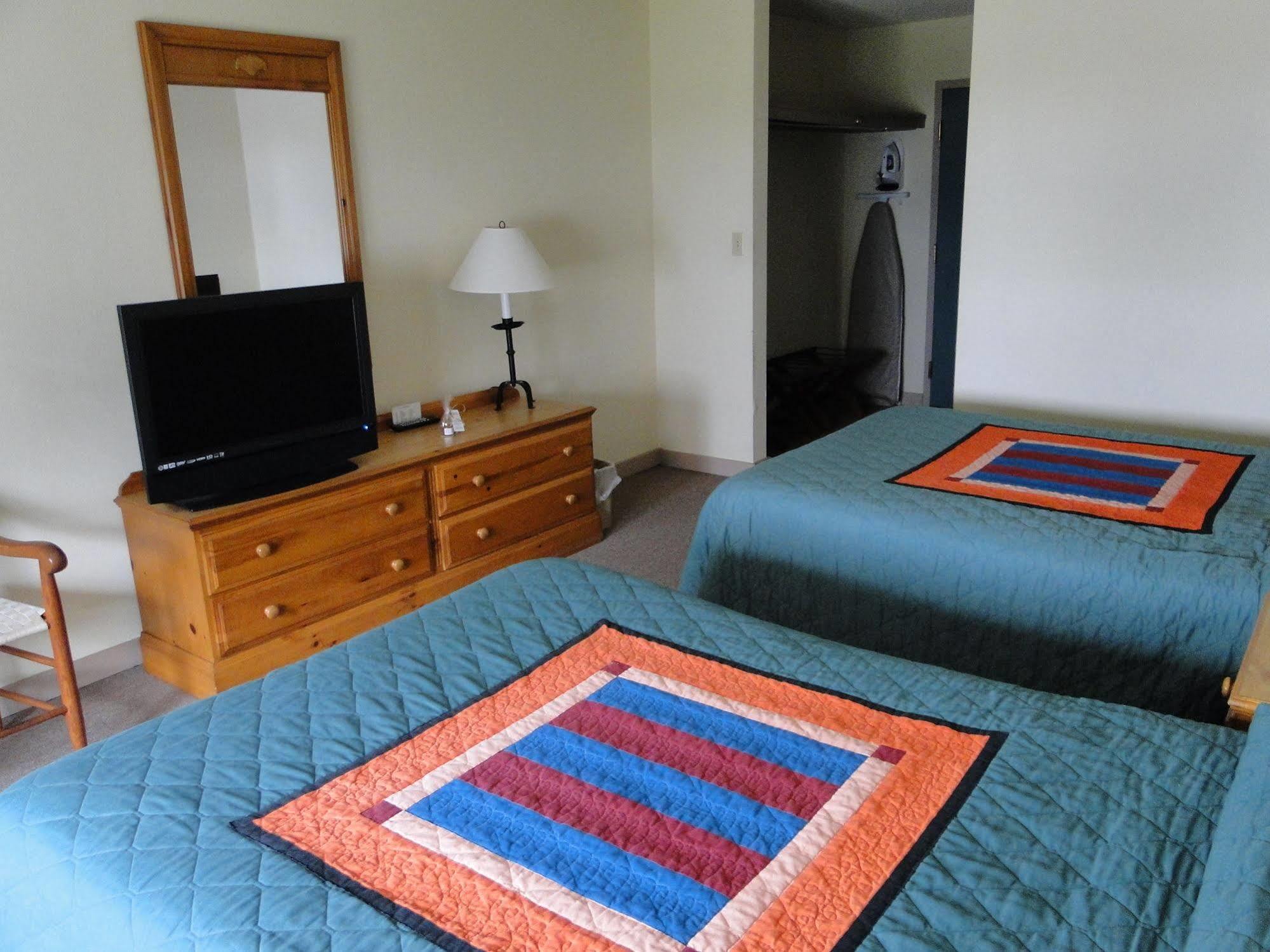 Amish Inn Nappanee Kültér fotó