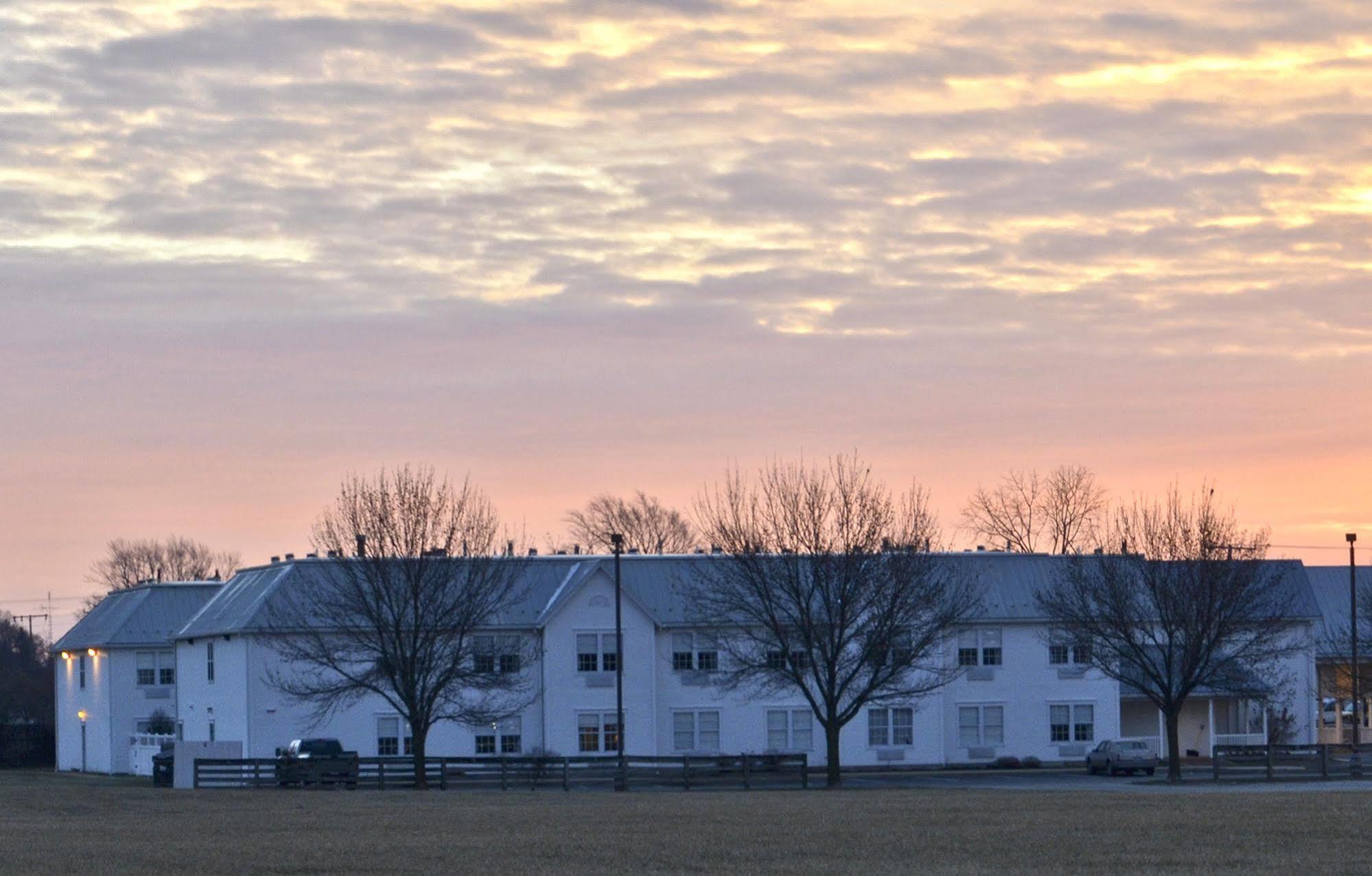 Amish Inn Nappanee Kültér fotó